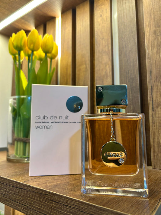 Club de Nuit Woman